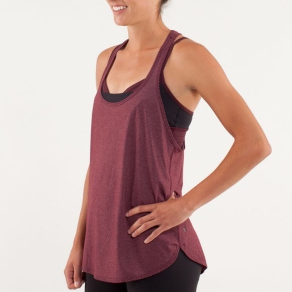 Lululemon Yoga Tank in Bordeaux - Picture 2 of 5